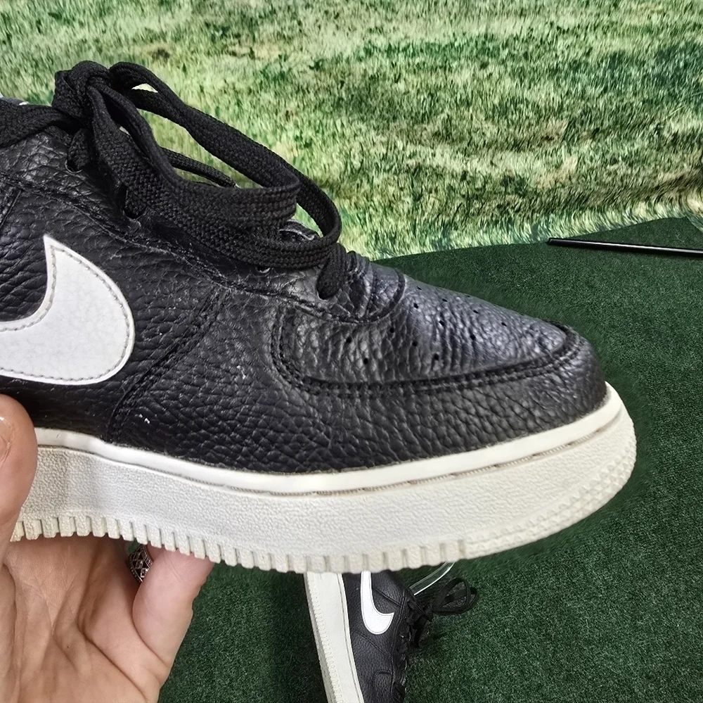 Nike | Air Force 1 '07 Low-Top Sneakers | Youth 7